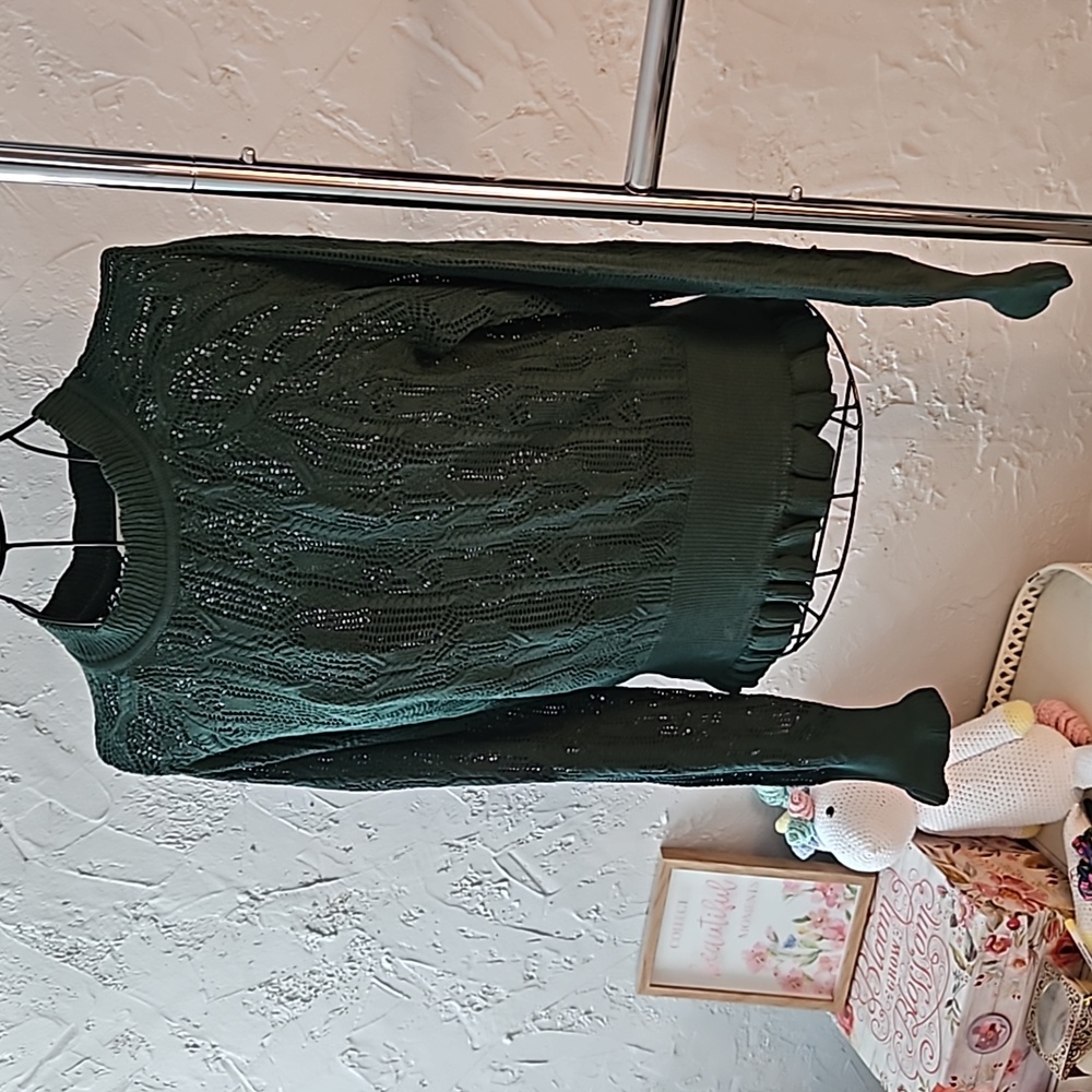 Joie Caire posy green knit scalloped raglan sweater. Size S.